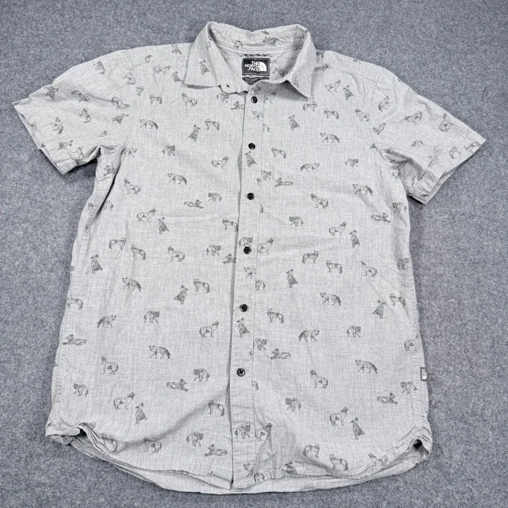 The North Face Mens Gray Wolf Print Short Sleeve Button Up Shirt Medium Hiking